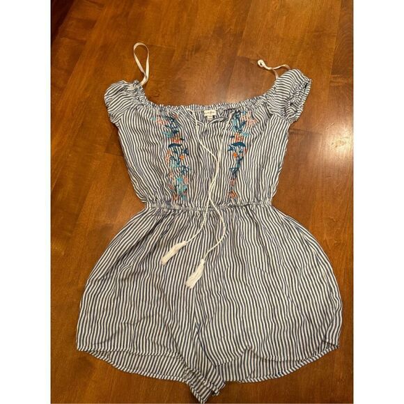 Woman’s boutique love fire romper - Picture 1 of 4